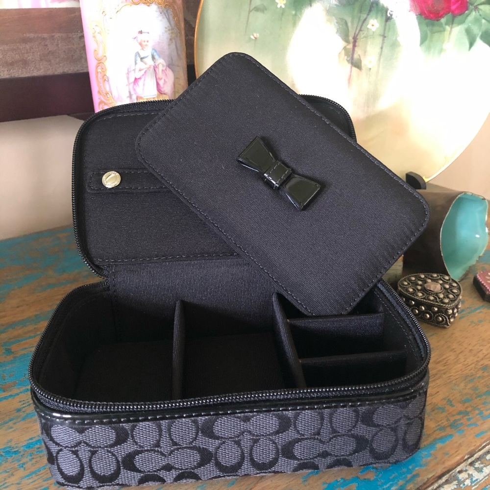 NWT!! COACH jewelry box 💎